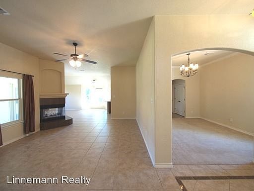 2nd image of 409 Wrought Iron Dr