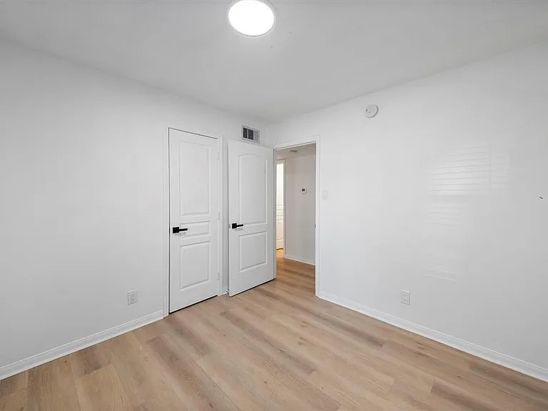 700 Lyle West Ave #A — Photo 4