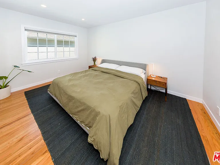 4182 Jackson Ave — Photo 9