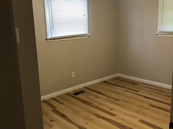 3rd image of 2204 Rifle Range Dr