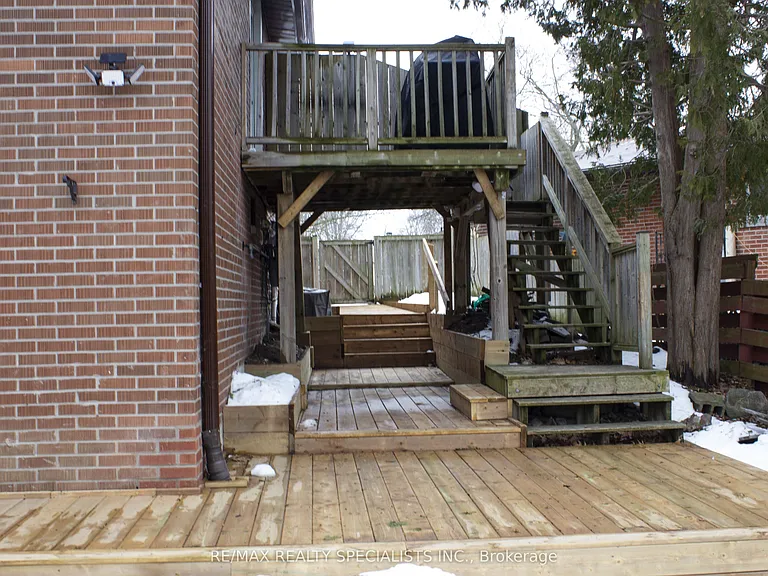 12 Woodgrove Ct #LOWER — Photo 3