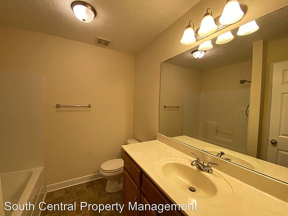 5th image of 125 Bonaire Ave APT 2