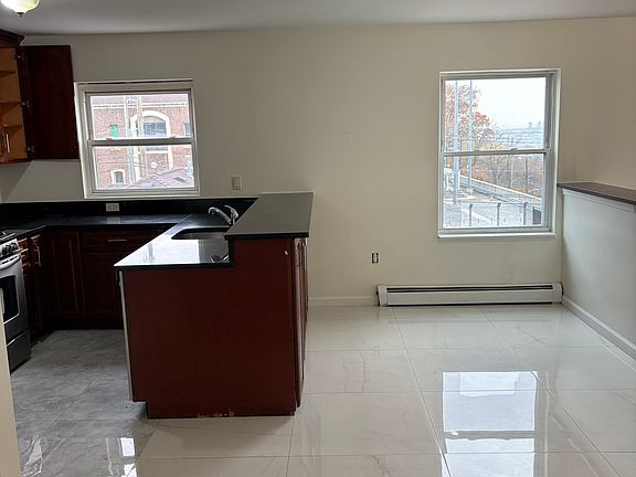 5th image of 2207 Grand Ave #3