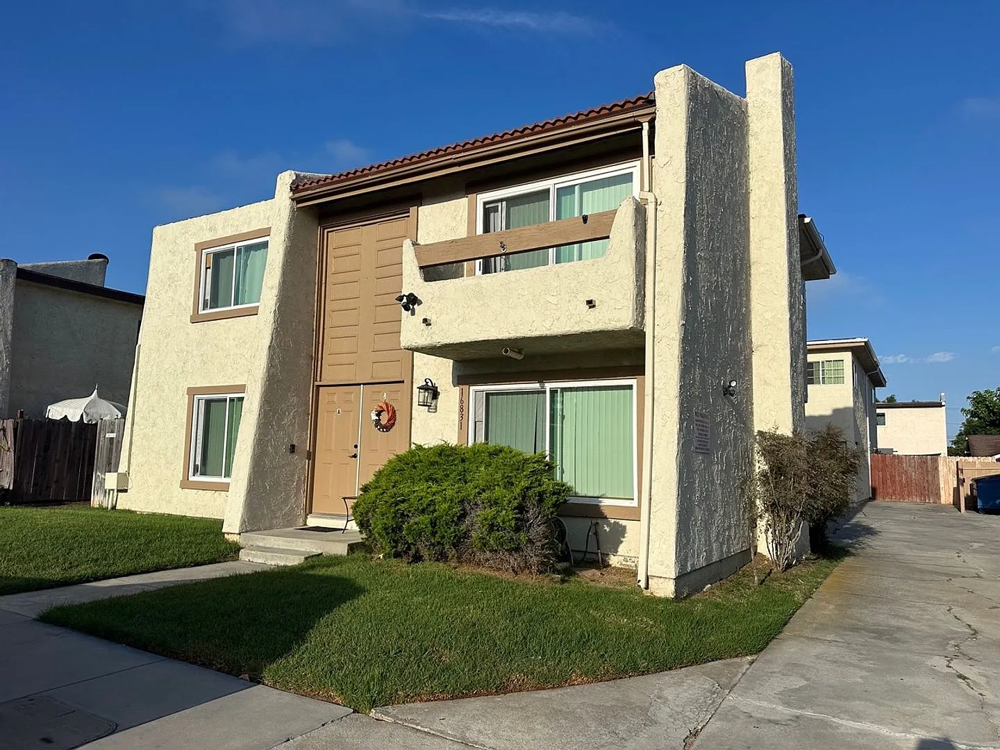 BLA16831 — Photo 1
