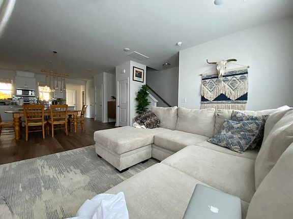 3rd image of 103 Winding River Dr