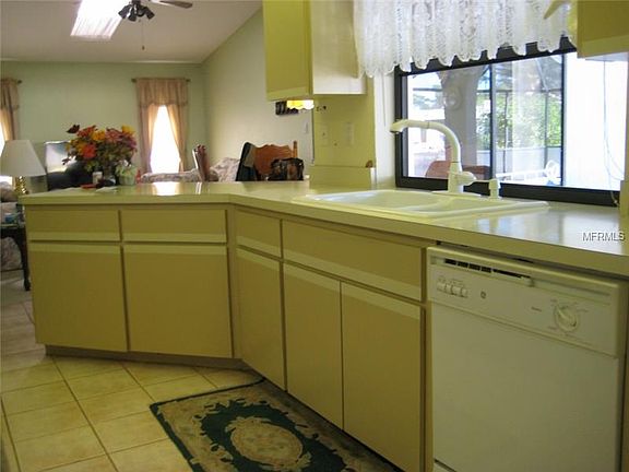 3rd image of 2411 Lake View Blvd