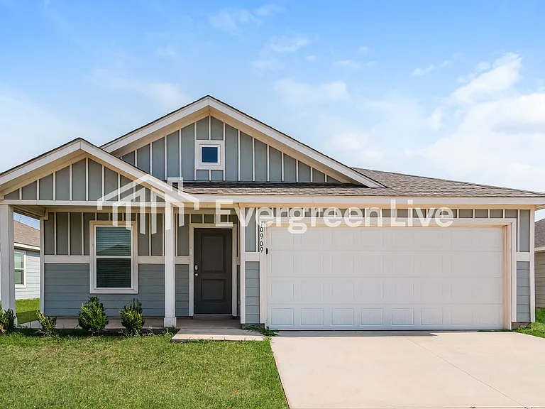 10909 SW 23rd Pl — Photo 1