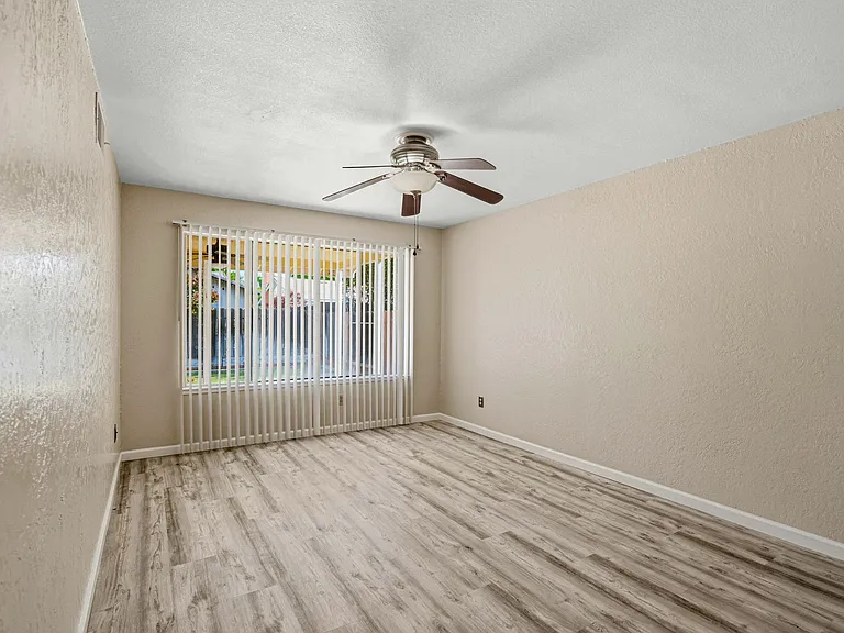 2025 Sweetwater Dr — Photo 8