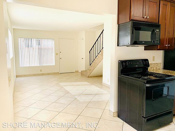 3rd image of 3111 Byron St #C