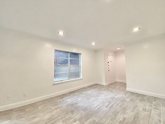 3rd image of 4217 Avondale Ave APT 115