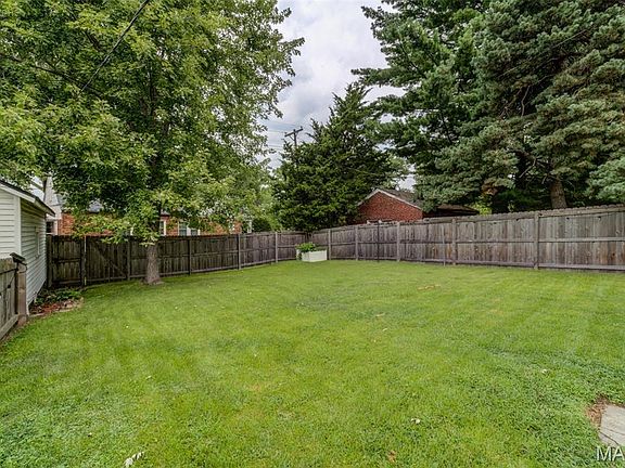 4th image of 2307 Brown Rd
