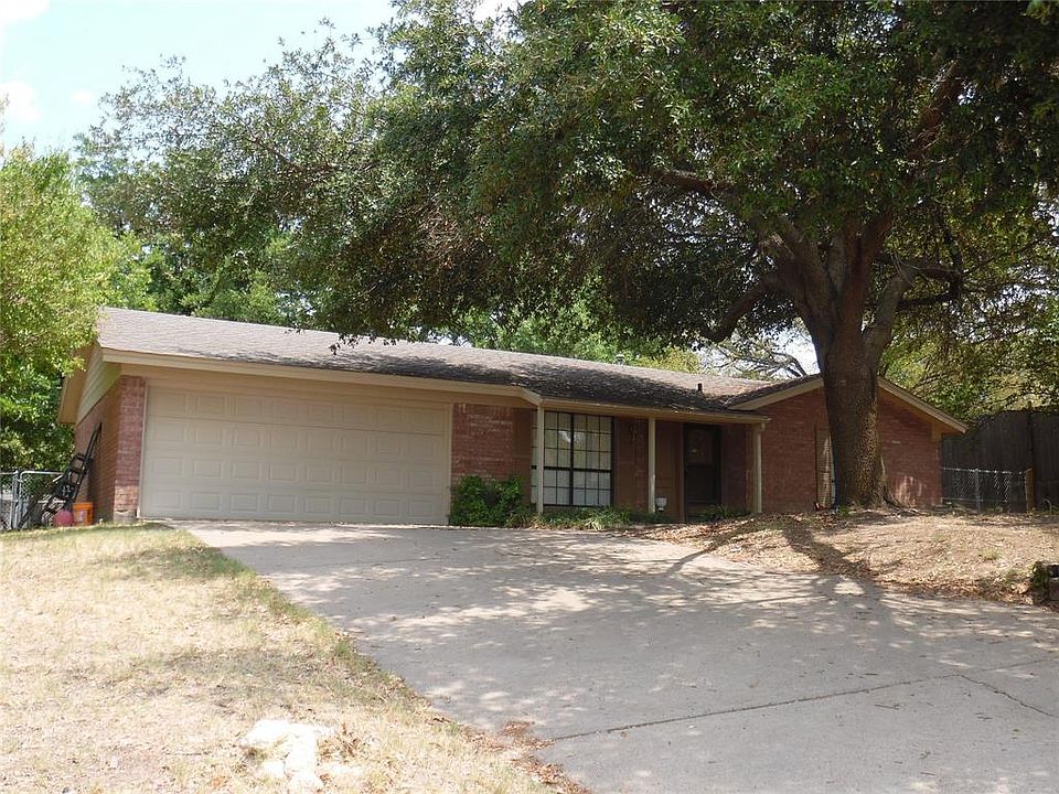 1st image of 1303 Lynn St