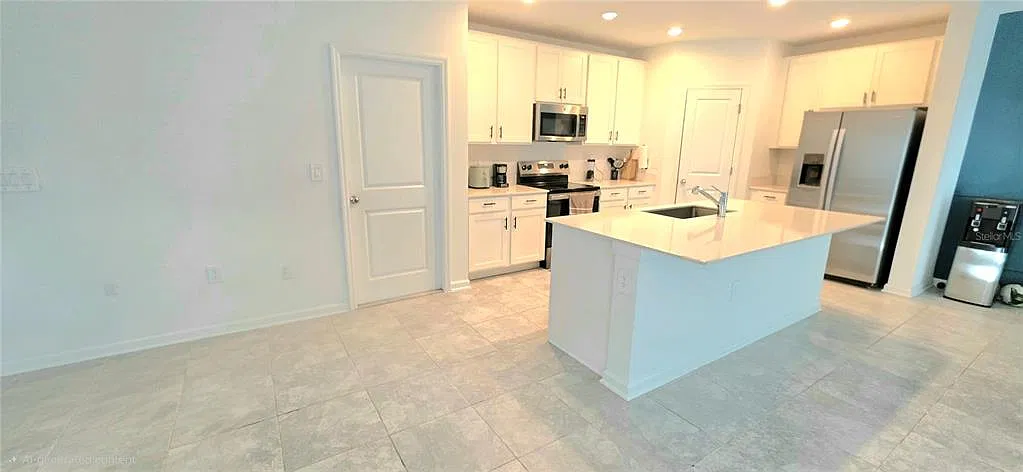 White Water Ct, Davenport — Photo 4