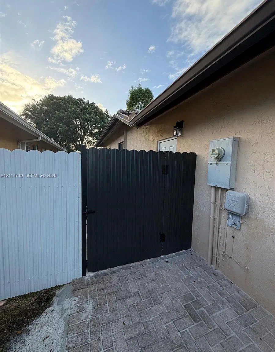 Garden Hills West — Photo 2
