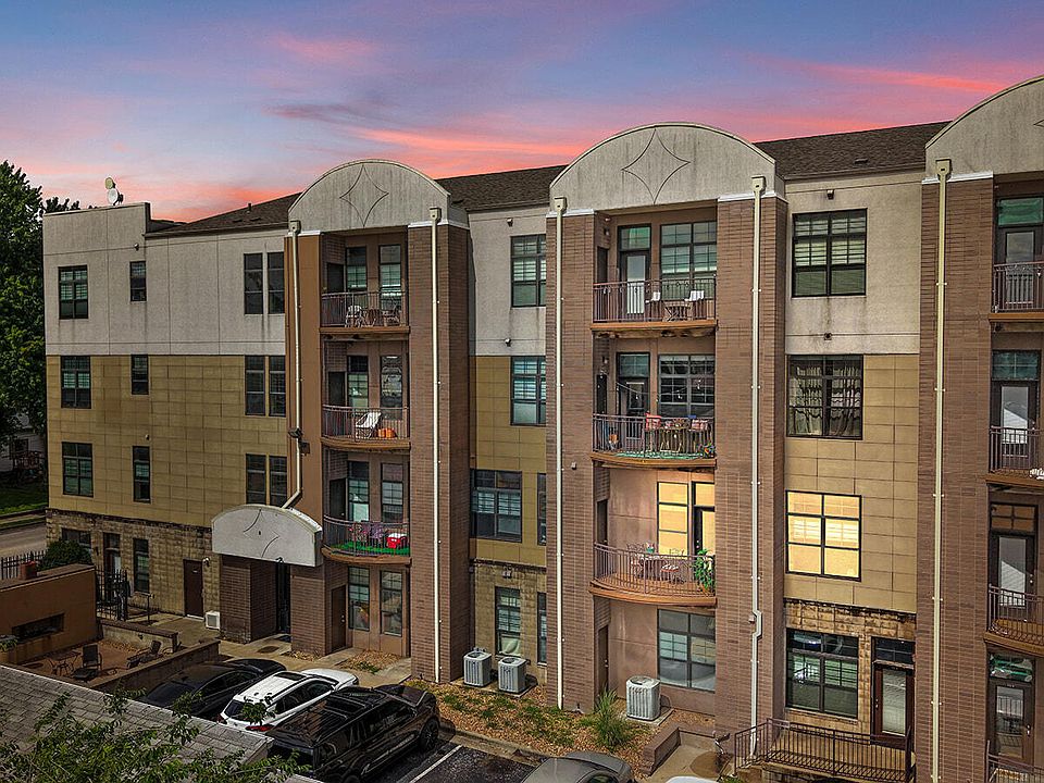 1st image of 623 W Walnut Street Unit 203