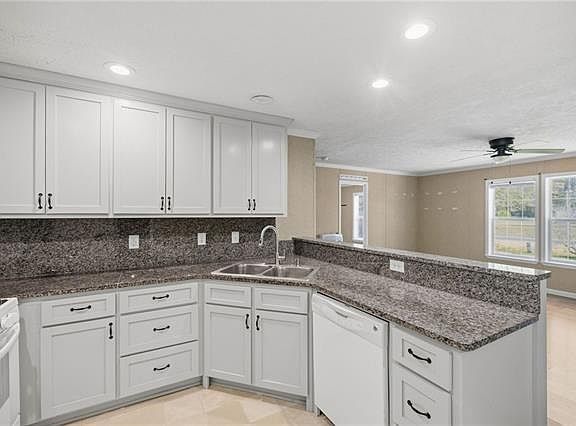 5th image of 32507 Pea Ridge Rd