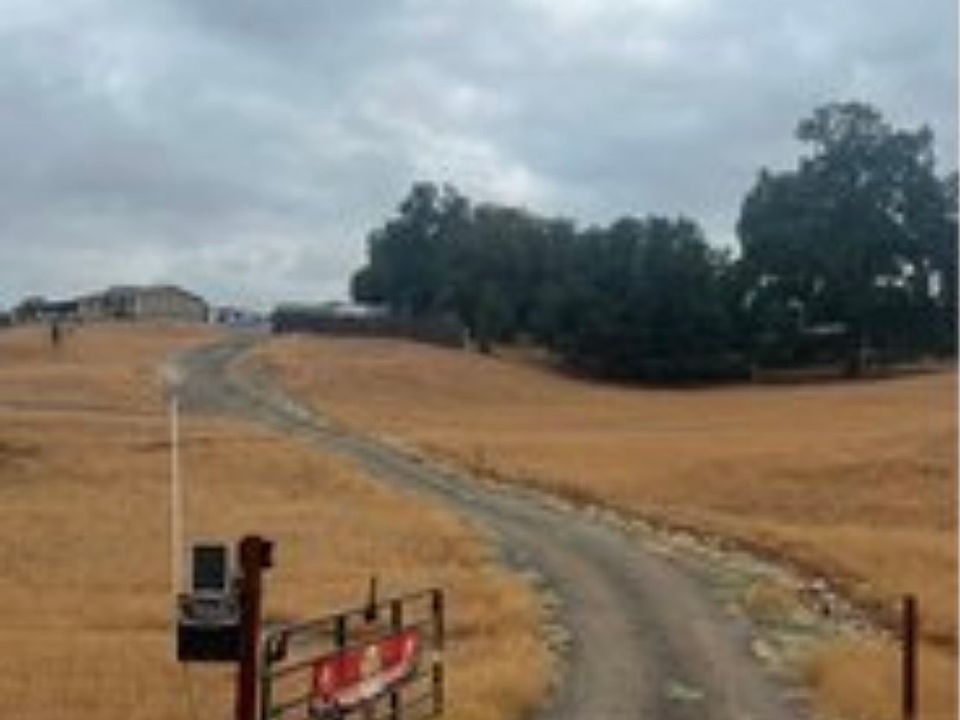 2nd image of 1565 Larelyn Ln
