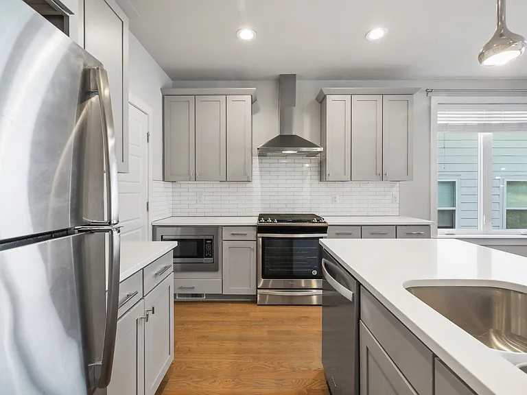 523B Weakley Ave — Photo 3