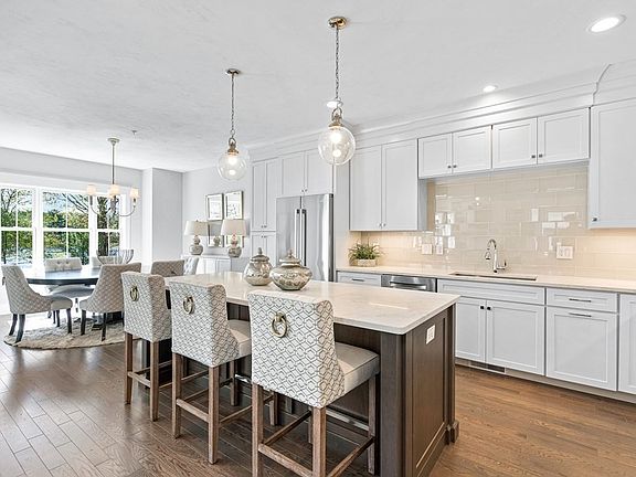 2nd image of 9 Granville Ln #9