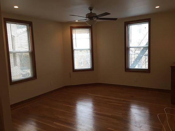 2nd image of 3035 33rd St #2R