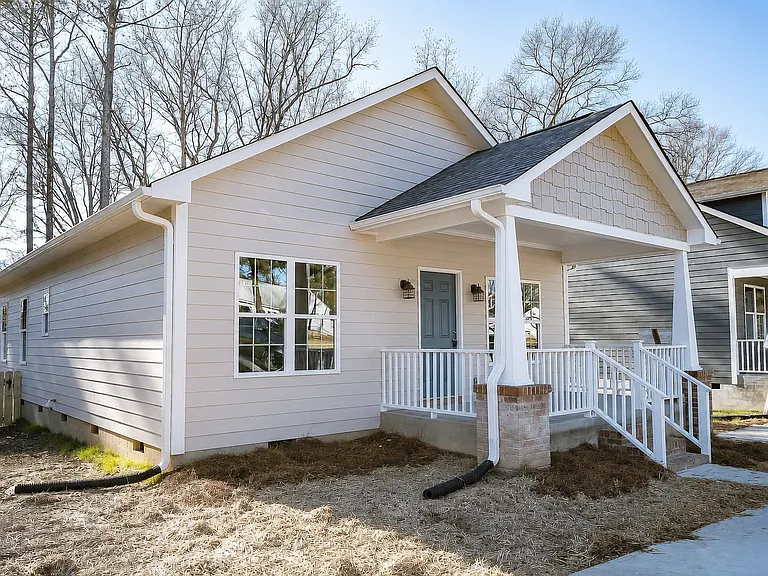 2612 Holloway St — Photo 3