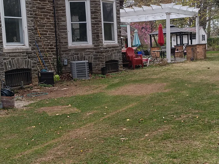 6363 Overbrook Ave #C — Photo 22