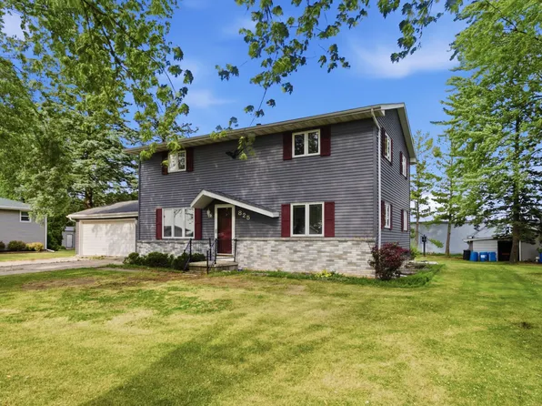 825 Landis St, Collins, WI 54207