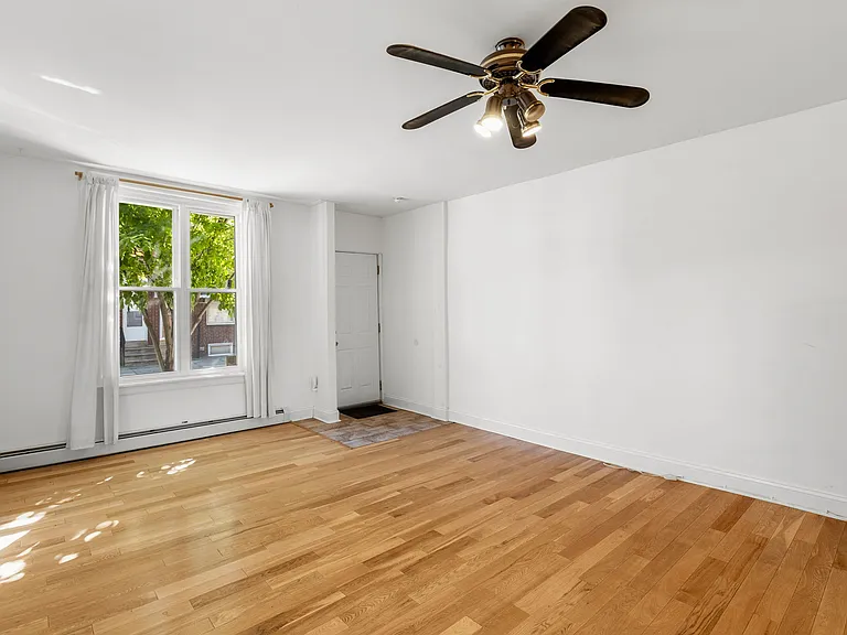 2426 E Indiana Ave — Photo 22