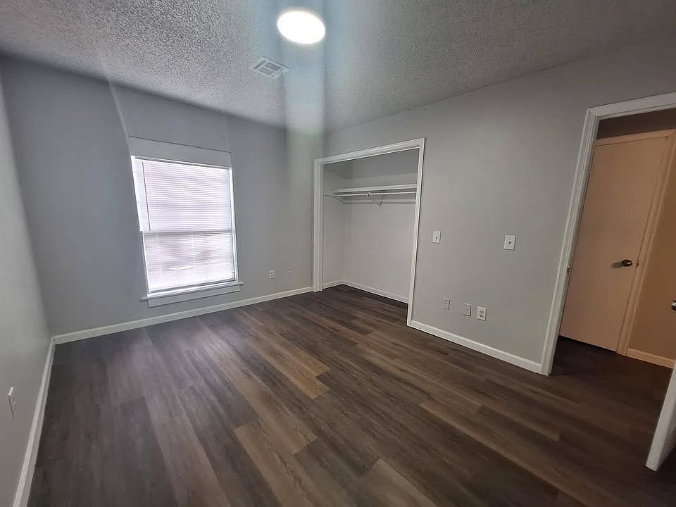 1st image of 1865 Mulford Ave #1