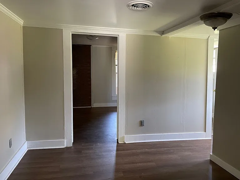626 Eldorado St — Photo 9