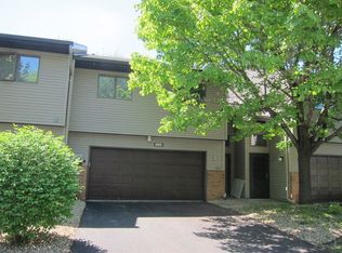 695 Dorland Rd S, Maplewood, MN 55119