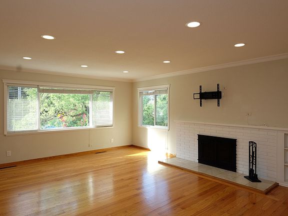 4th image of 1737 Parkside Dr #A