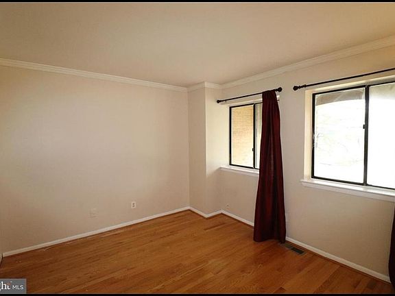 4th image of 3026 Gentain Ct NE #3026