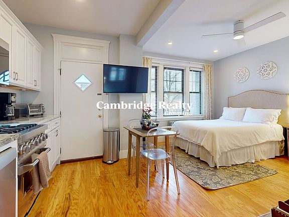 4th image of 185 Chestnut Hill Ave #6T
