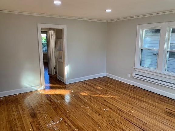 4th image of 4009 University Ave #2
