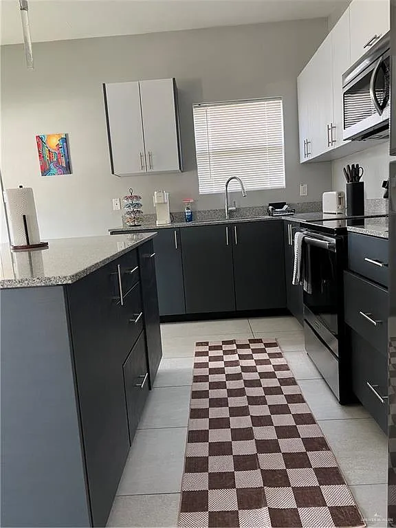 2 bed, 2.0 bath, 967 sqft, $1,600 — Photo 4