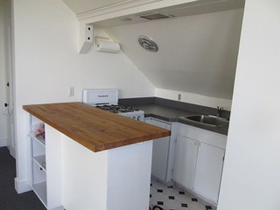 3rd image of 31 Bulkley Ave #5