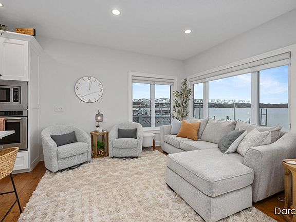 4th image of 511 S Shore Dr