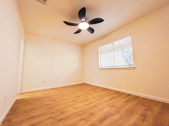 5th image of 1815 Gracy Farms Ln #B