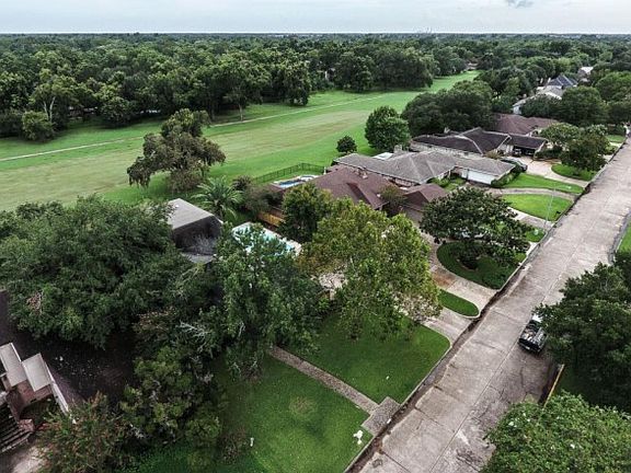 4th image of 2127 Masters Ln
