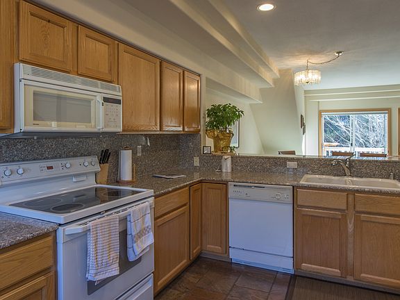 5th image of 903 Southwood Blvd #3