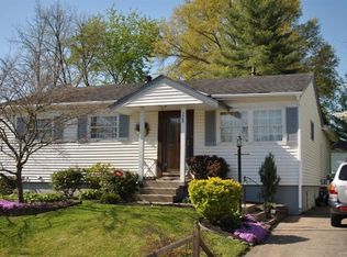 228 E 1st St, Silver Grove, KY 41085