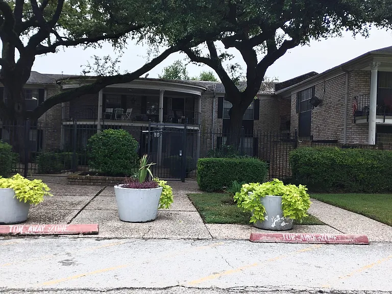 7900 Westheimer Rd #115 — Photo 6