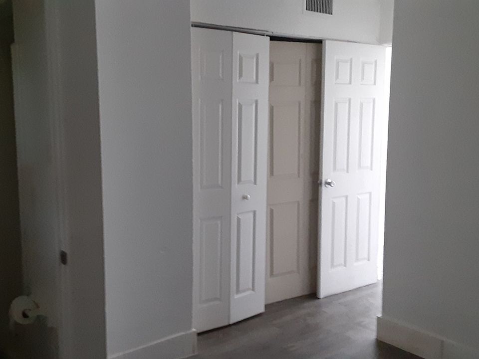 2nd image of 1114 Pinellas St APT 5