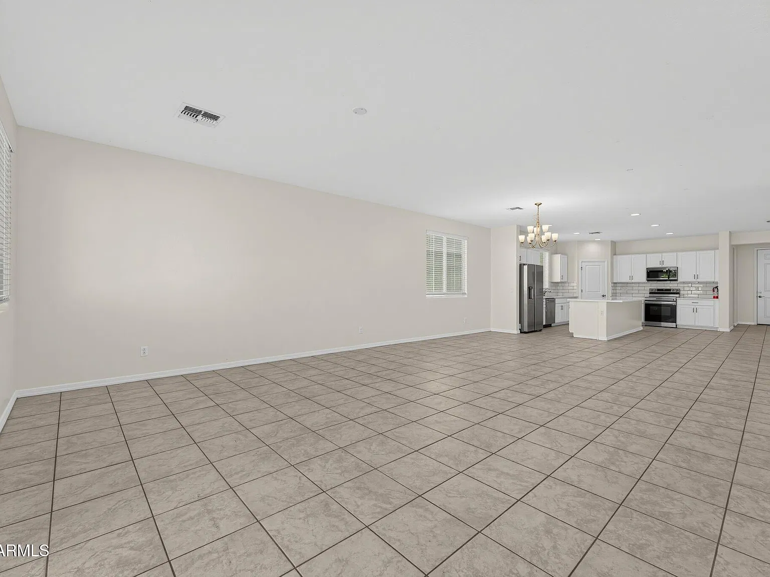 4 bed, 3.0 bath, 2193 sqft, $2,400 — Photo 3