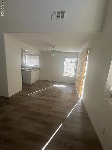 3 bed, 2.0 bath, 1286 sqft, $1,900 — Photo 4