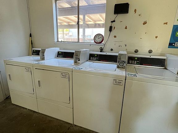 3rd image of 210-226 El Carmelo Ave #210