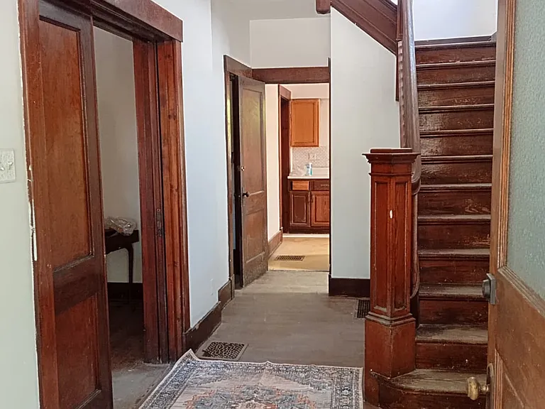 1126 Haslage Ave — Photo 2