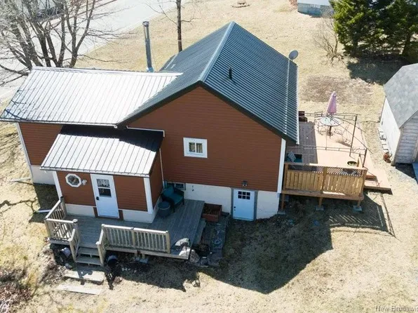 94 Wallace Cove Rd, Blacks Harbour, NB E5H 1H1