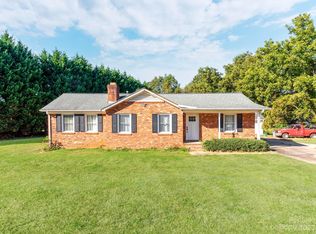 4401 Hickory Grove Rd, Mount holly, NC 28120